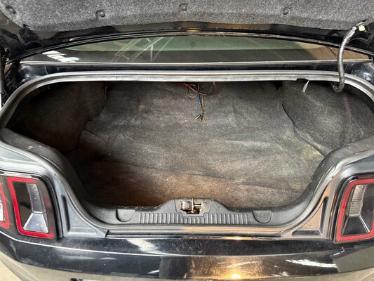 Ford Mustang 3,7 V6 305 PS 2012 Coupé -Schaltgetriebe-