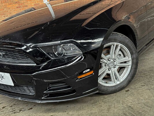 Ford Mustang 3,7 V6 305 PS 2012 Coupé -Schaltgetriebe-