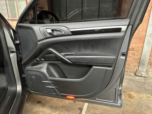 Porsche Cayenne 4,8 V8 S 405 PS 2013