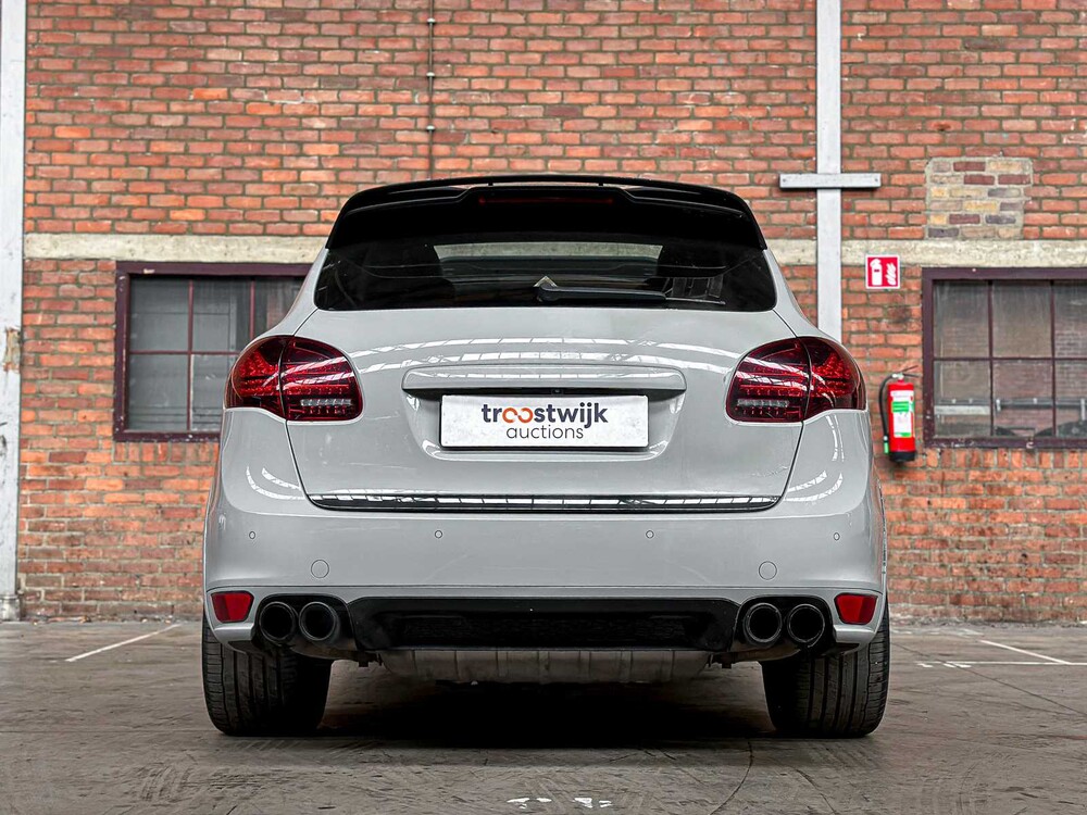 Porsche Cayenne S 4.8 V8 Sport-Chrono 400 PS 2013, JP-842-T