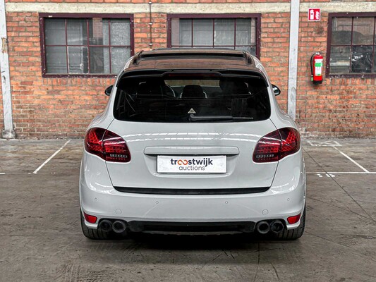 Porsche Cayenne S 4.8 V8 Sport-Chrono 400 PS 2013, JP-842-T