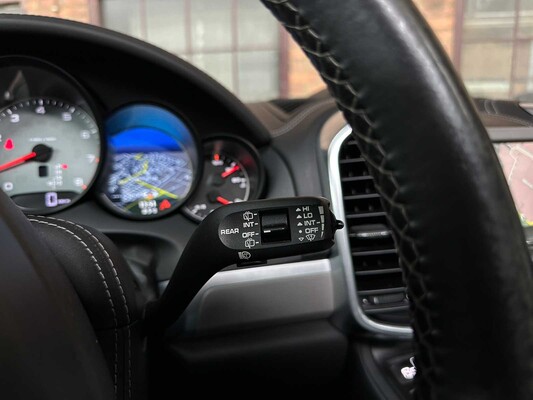 Porsche Cayenne S 4.8 V8 Sport-Chrono 400 PS 2013, JP-842-T