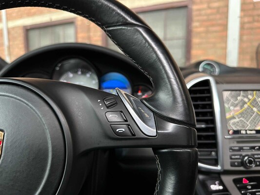 Porsche Cayenne S 4.8 V8 Sport-Chrono 400 PS 2013, JP-842-T