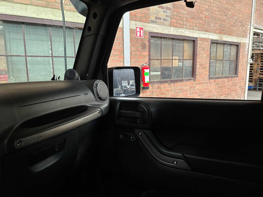 Jeep Wrangler Unlimited Sport 3,8 V6 199 PS 2011