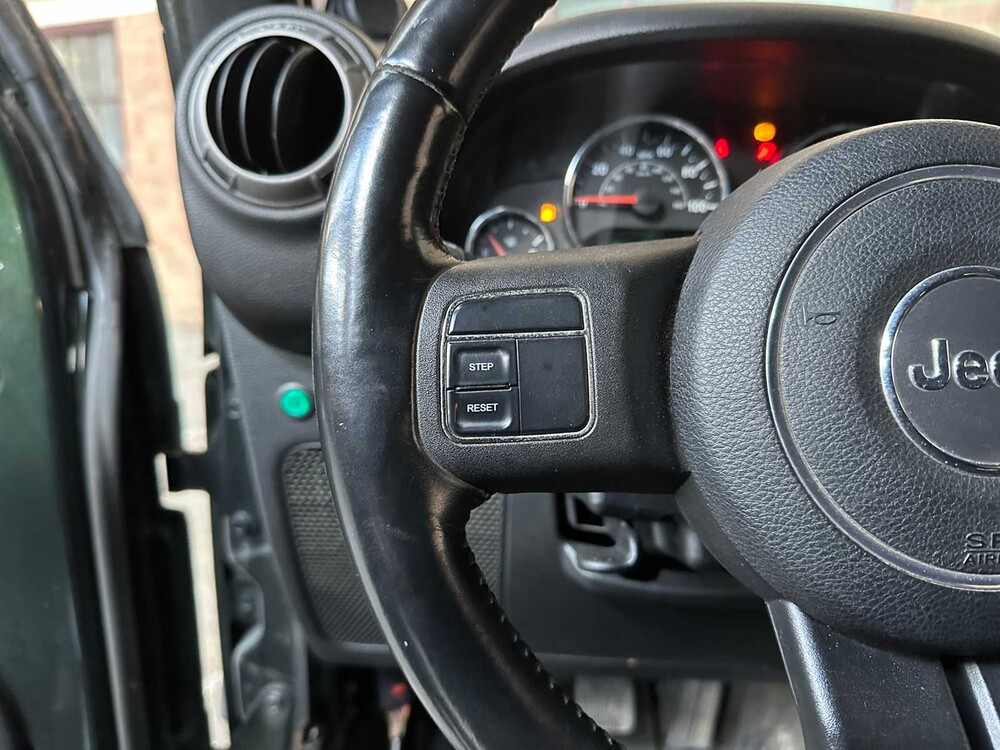 Jeep Wrangler Unlimited Sport 3,8 V6 199 PS 2011