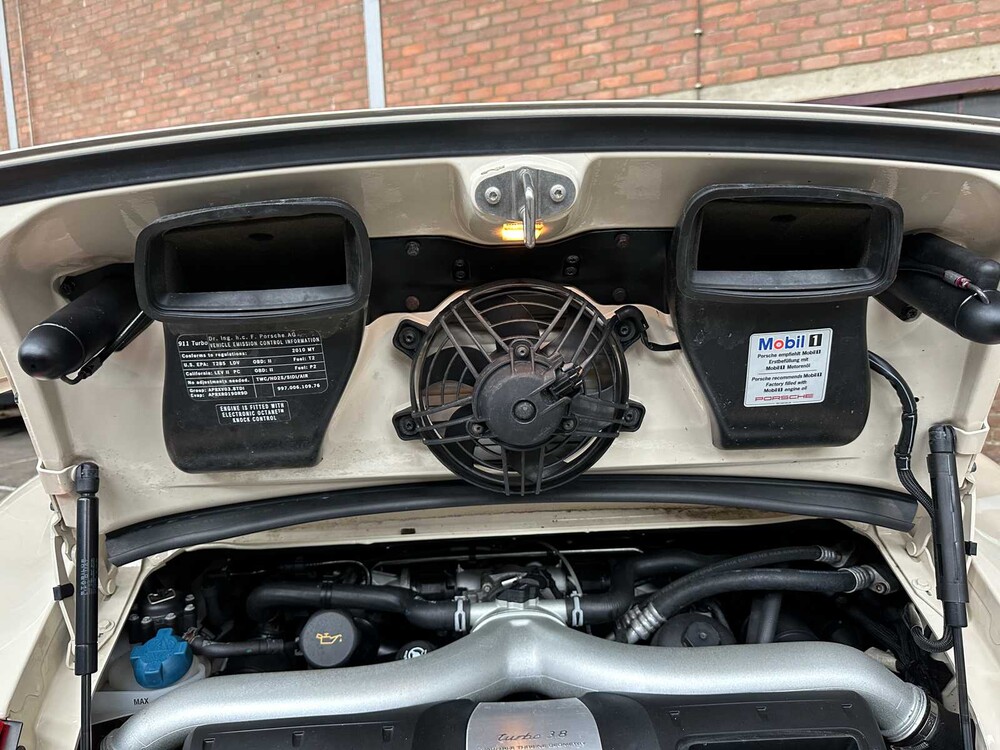 Porsche 911 Turbo Cabriolet 997.2 3.8 TT 500 PS 2010 -Hardtop- Youngtimer (23.000 km) 