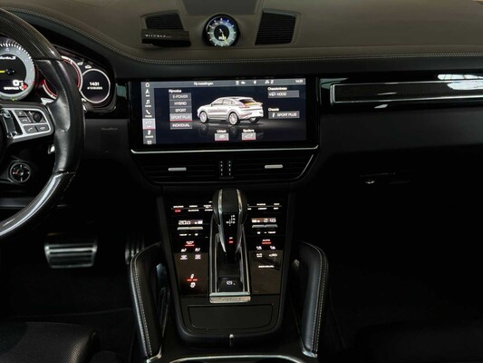 Porsche Cayenne Coupe Turbo S E-Hybrid 4,0 V8 -TECHART CARBON- 680 PS 2020 (Original-NL), J-707-RT