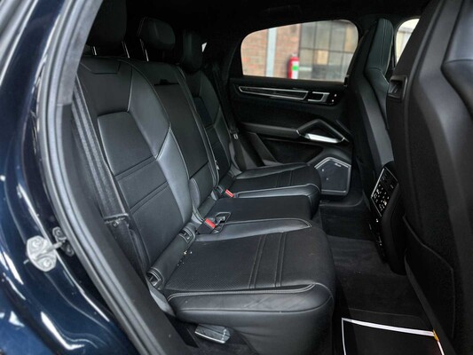 Porsche Cayenne Coupe Turbo S E-Hybrid 4,0 V8 -TECHART CARBON- 680 PS 2020 (Original-NL), J-707-RT
