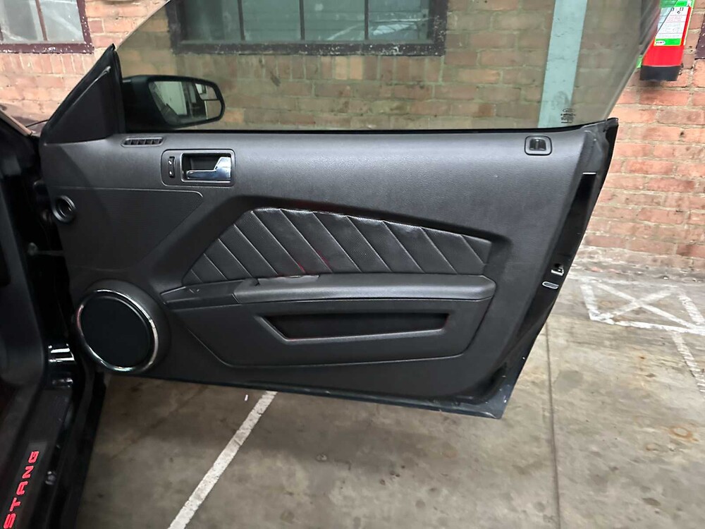 Ford Mustang 3,7 V6 305 PS 2013 Coupé