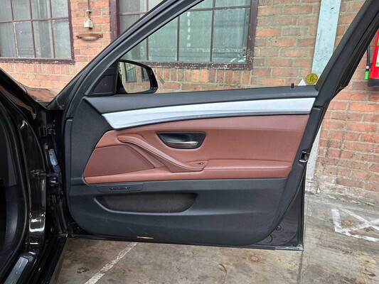 BMW 550i 4,4 V8 High Executive M-Sport F11 408 PS 2011 5er Touring, HP-259-J