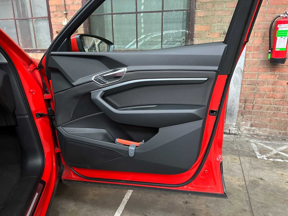 Audi e-tron 50 Quattro Edition 71 kWh 313 PS 2020 (Original-NL), J-388-LL