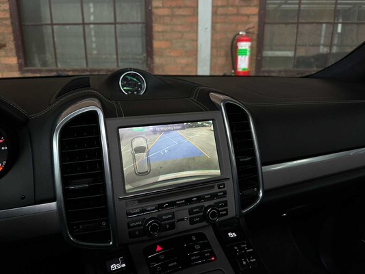 Porsche Cayenne S 4.8 V8 Sport-Chrono 400pk 2013, JP-842-T