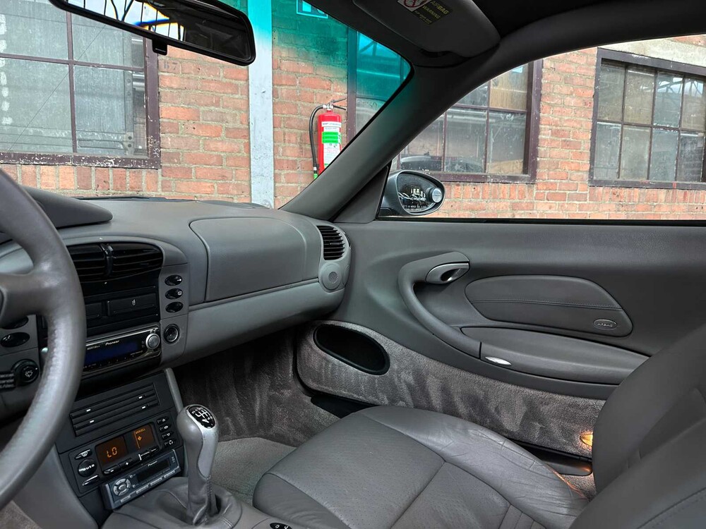 Porsche 911 996 Carrera Coupe 3.4 Handgeschakeld 300pk 2000 -Youngtimer-