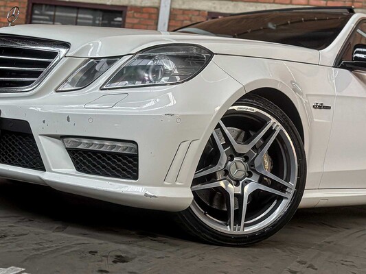 Mercedes-Benz E63 AMG 6.2 V8 -CARBON- 525pk 2010 (Origineel-NL) E-Klasse, 47-LKB-6
