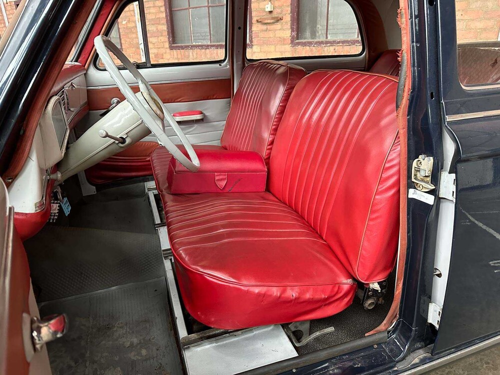 Peugeot 403 B7 1966, AH-96-35 Classic Car