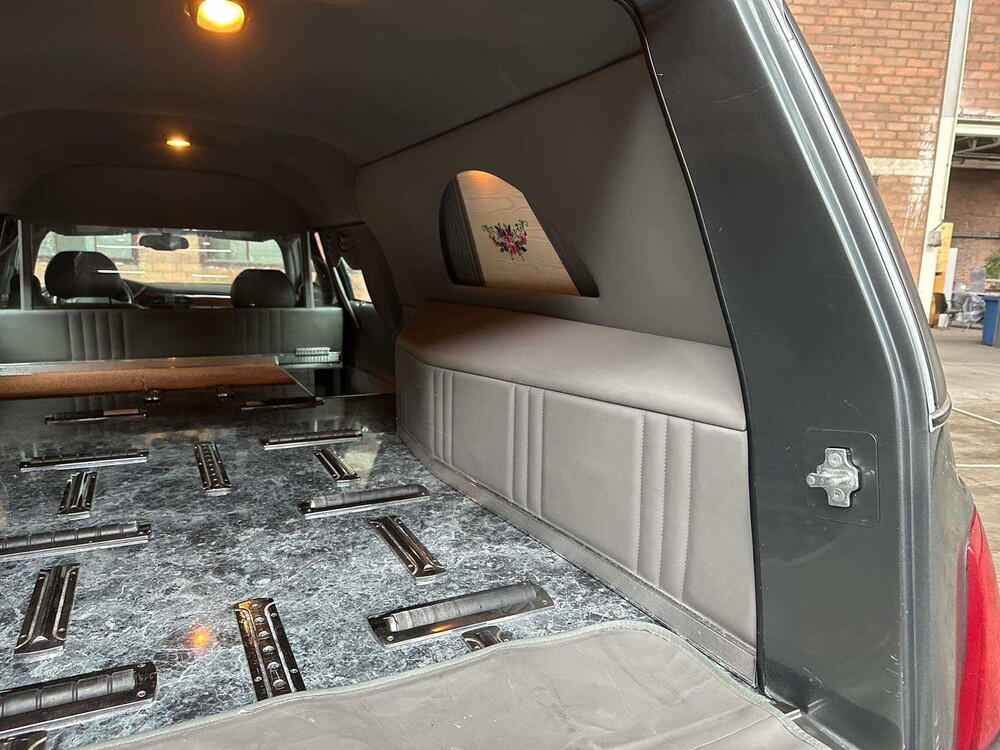 Cadillac DeVille Miller Meteor Hearse 4.6 V8 279pk 2005 Rouwauto