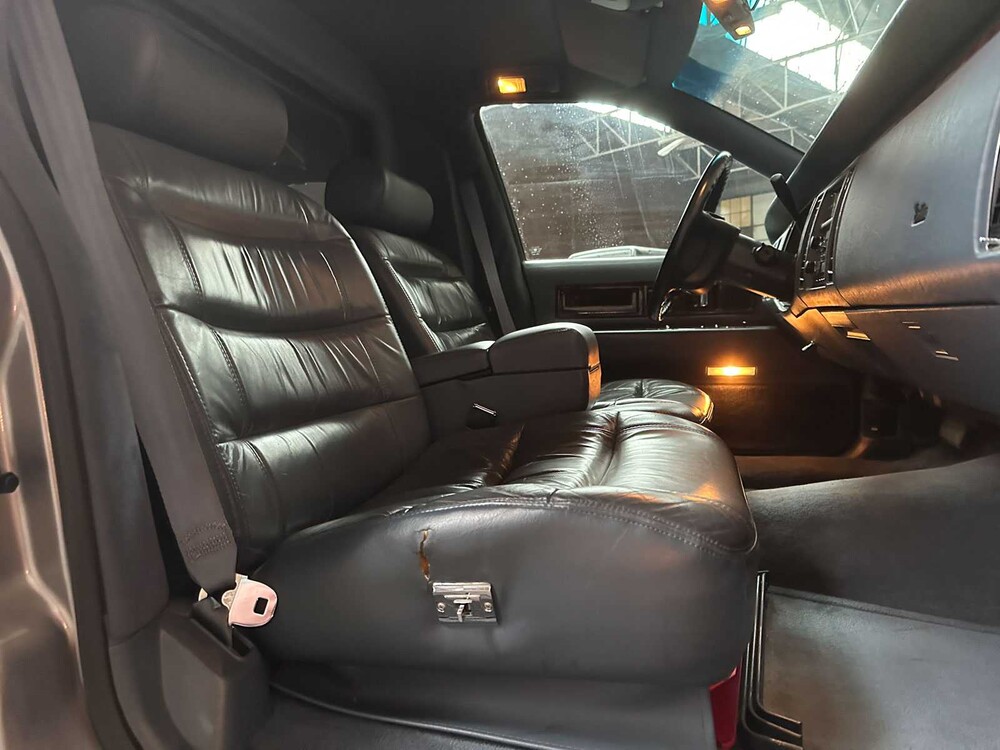 Cadillac Fleetwood Krystal Koach Funeral Car 5.7 V8 263pk 1995