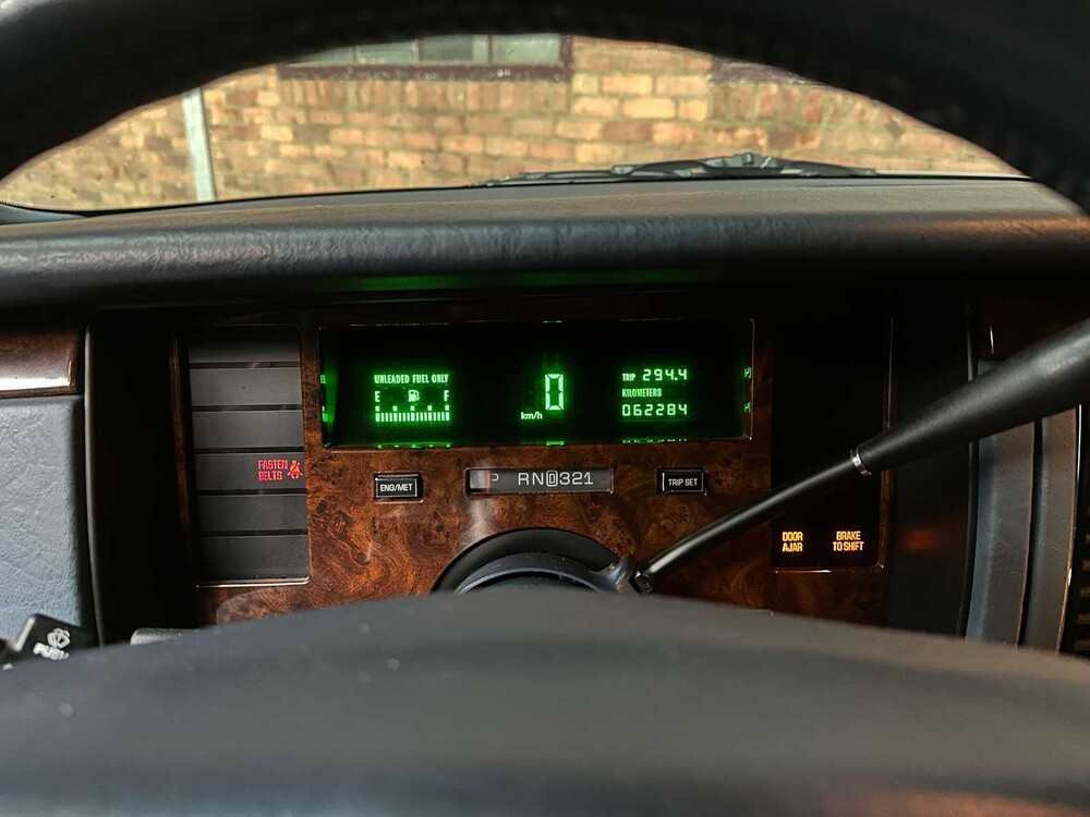 Cadillac Fleetwood Krystal Koach Funeral Car 5.7 V8 263pk 1995