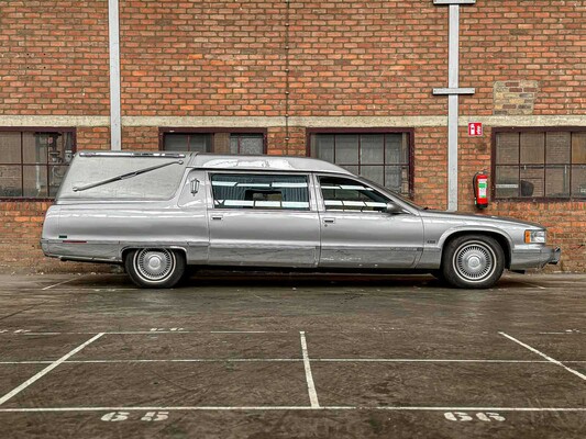Cadillac Fleetwood Krystal Koach Funeral Car 5.7 V8 263pk 1995