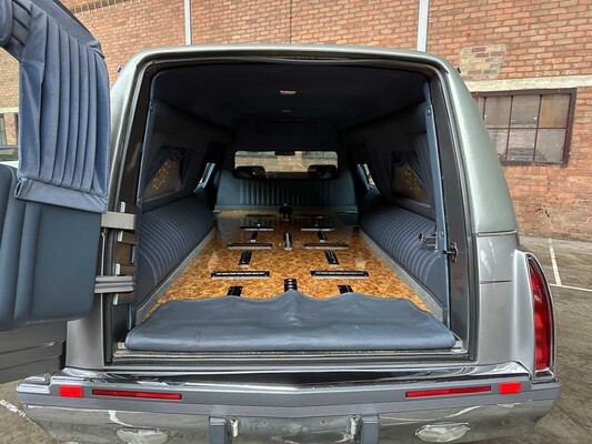 Cadillac Fleetwood Krystal Koach Funeral Car 5.7 V8 263pk 1995