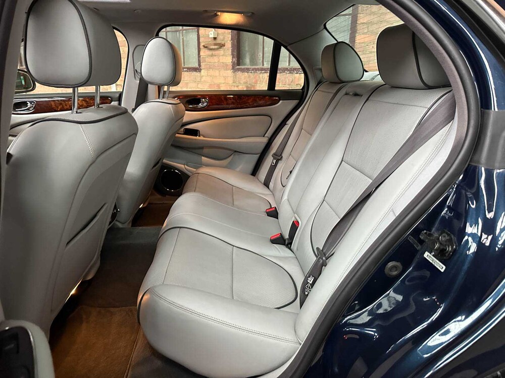 Jaguar XJ 4.2 V8 298pk 2008, T-386-DT Youngtimer