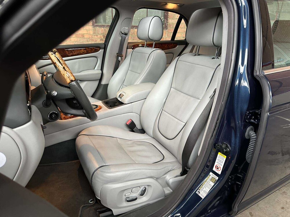 Jaguar XJ 4.2 V8 298pk 2008, T-386-DT Youngtimer