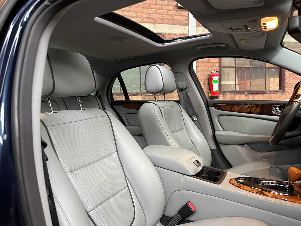Jaguar XJ 4.2 V8 298pk 2008, T-386-DT Youngtimer
