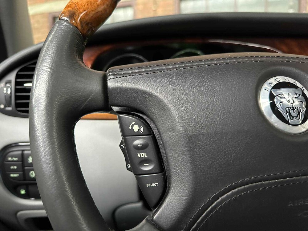 Jaguar XJ 4.2 V8 298pk 2008, T-386-DT Youngtimer