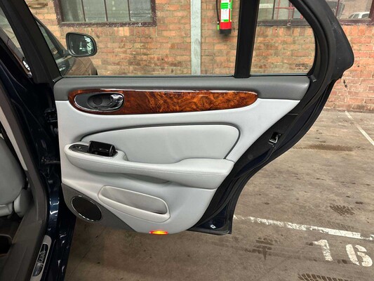 Jaguar XJ 4.2 V8 298pk 2008, T-386-DT Youngtimer