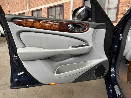 Jaguar XJ 4.2 V8 298pk 2008, T-386-DT Youngtimer