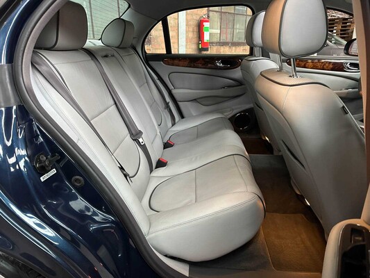 Jaguar XJ 4.2 V8 298pk 2008, T-386-DT Youngtimer