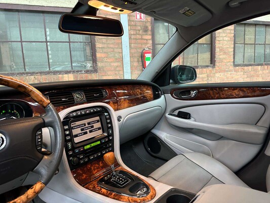 Jaguar XJ 4.2 V8 298pk 2008, T-386-DT Youngtimer