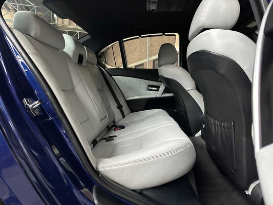 BMW M5 5.0 V10 E60 500hp 2006 5-series Youngtimer