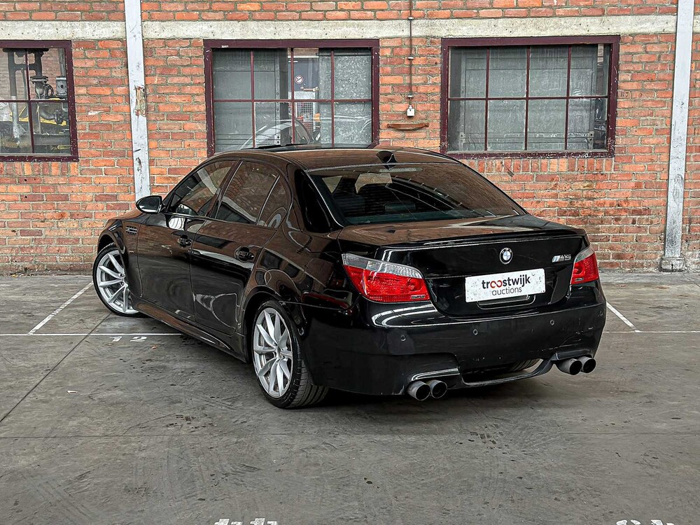 BMW M5 5.0 V10 500pk 2006 E60 5-serie