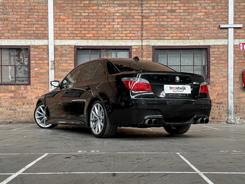 BMW M5 5.0 V10 500pk 2006 E60 5-serie