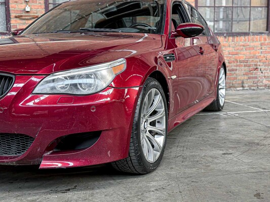 BMW M5 5,0 V10 E60 500 PS 2006 5er