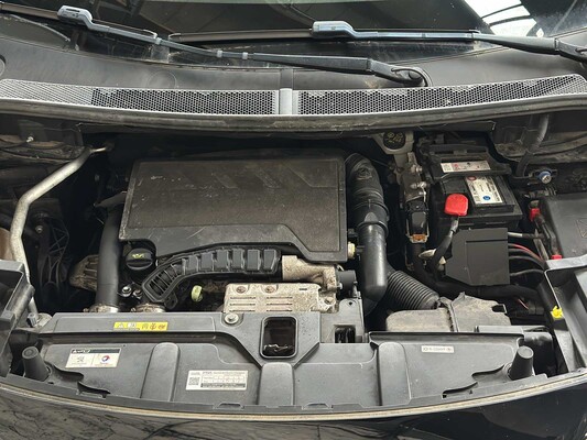 Peugeot 5008 1.2 PureTech Blue Lease GT-Line 131 PS 2020, J-762-BF