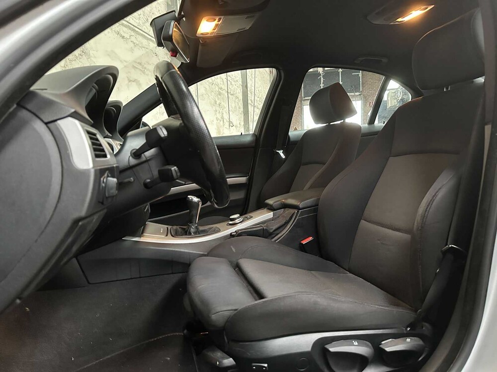 BMW 318i Business Line 3er-Serie 143 PS 2008, 73-GLH-6