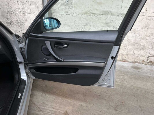 BMW 318i Business Line 3-serie 143pk 2008, 73-GLH-6