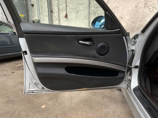 BMW 318i Business Line 3-serie 143pk 2008, 73-GLH-6