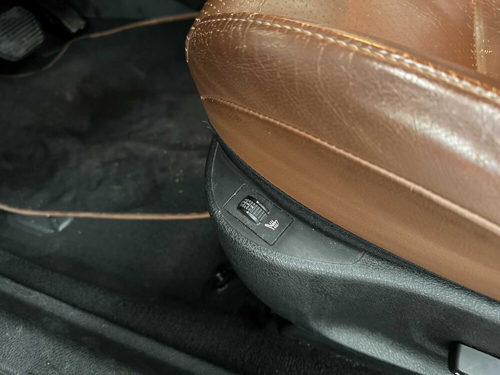 Peugeot 407 Coupé 3,0-24V Féline 208 PS 2006, 12-SR-XL