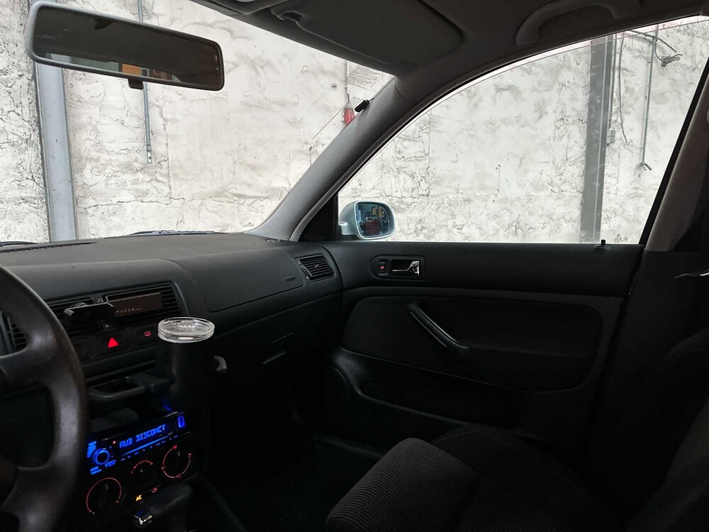 Volkswagen Golf 1,6 Trendline 101 PS 2001 AUTOMATIK, 23 PS-FX