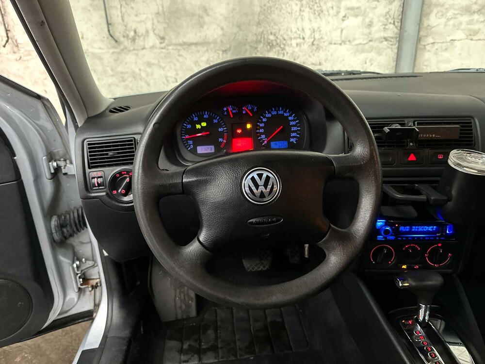 Volkswagen Golf 1,6 Trendline 101 PS 2001 AUTOMATIK, 23 PS-FX