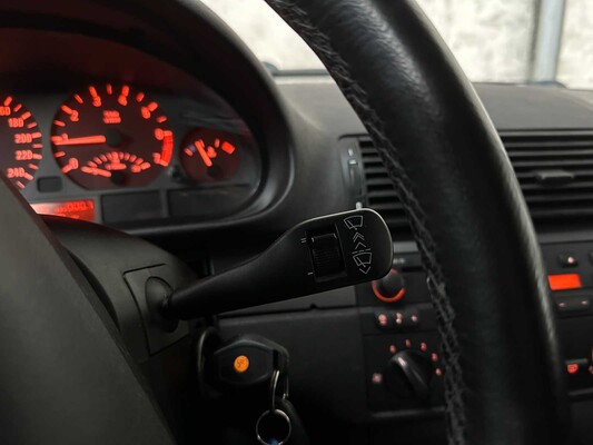 BMW 316i Touring Schwarz & Silber 3er-Reihe 114 PS 2003, 62-LK-SL