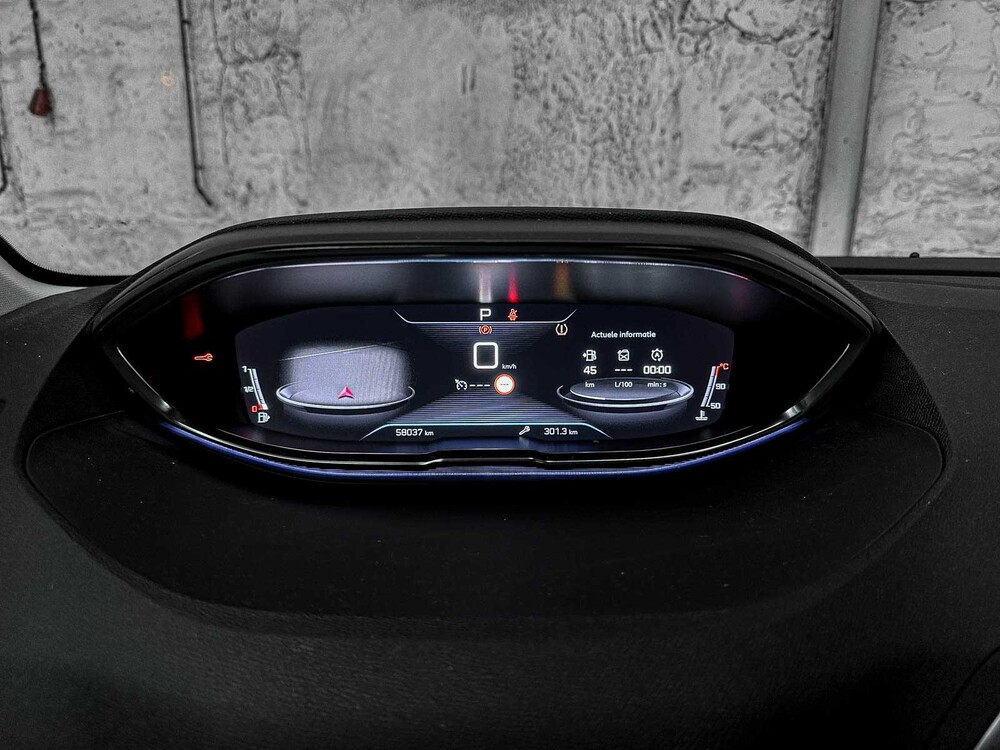 Peugeot 3008 1.2 PureTech Allure 131 PS 2019, G-246-KZ