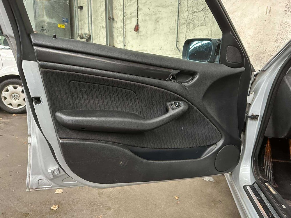 BMW 320i Executive 6-Zylinder 150 PS 1998, XJ-DS-29