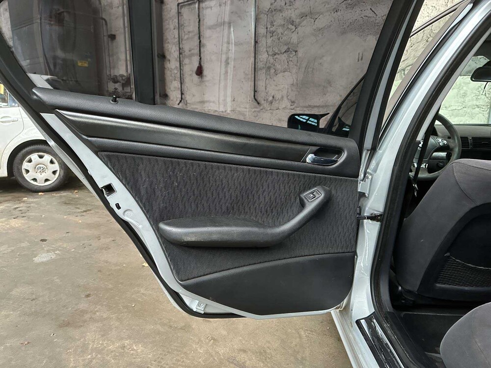 BMW 320i Executive 6-Zylinder 150 PS 1998, XJ-DS-29