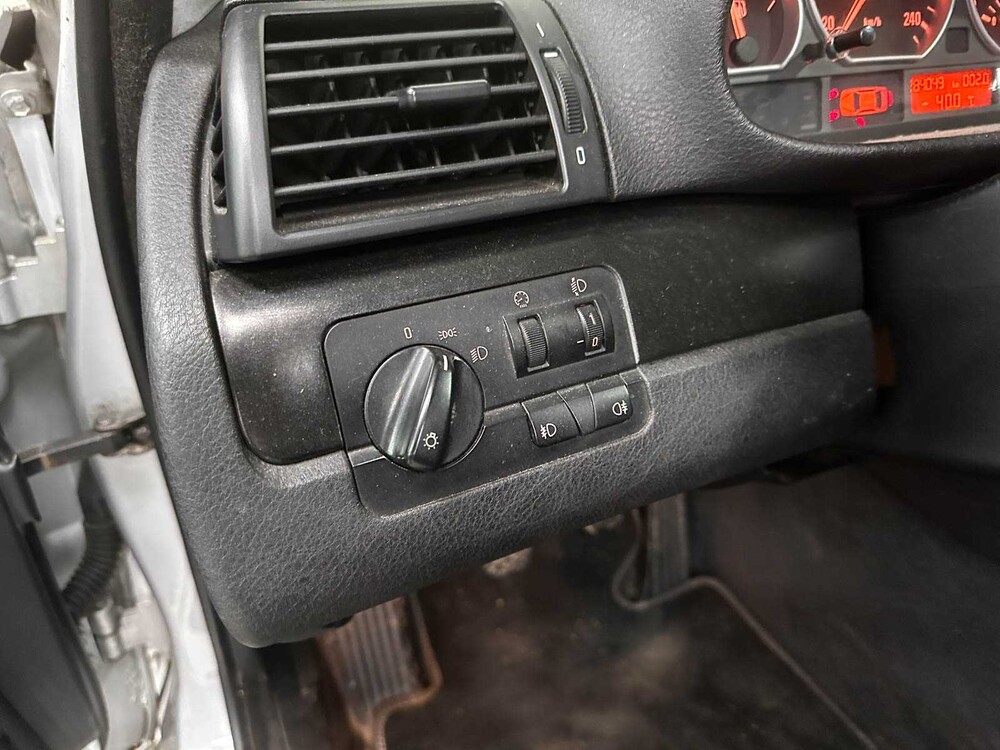 BMW 320i Executive 6-cilinder 150pk 1998, XJ-DS-29