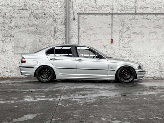 BMW 320i Executive 6-cilinder 150pk 1998, XJ-DS-29