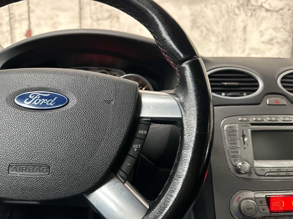 Ford Focus Kombi 1.8 Limited Flex.F. 123 PS 2011, 96-NZR-8